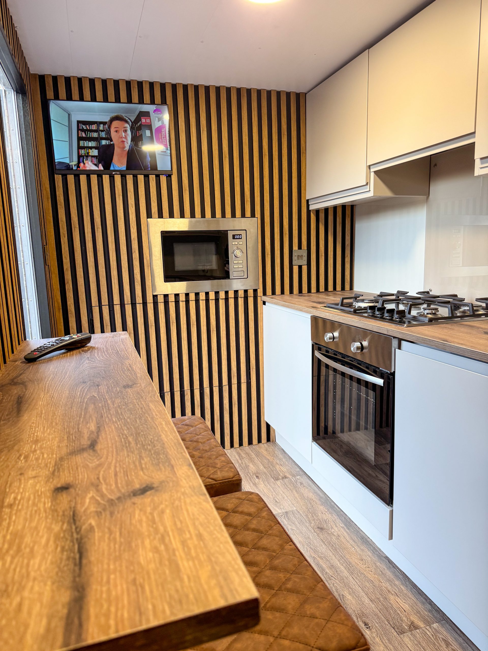 04E46E44-F057-449E-A5BB-5AC758771C5C